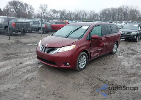 2014 Toyota Sienna Xle V6 8 Passenger z USA, uszkodzony, nr VIN 5TDYK3DC2ES457089